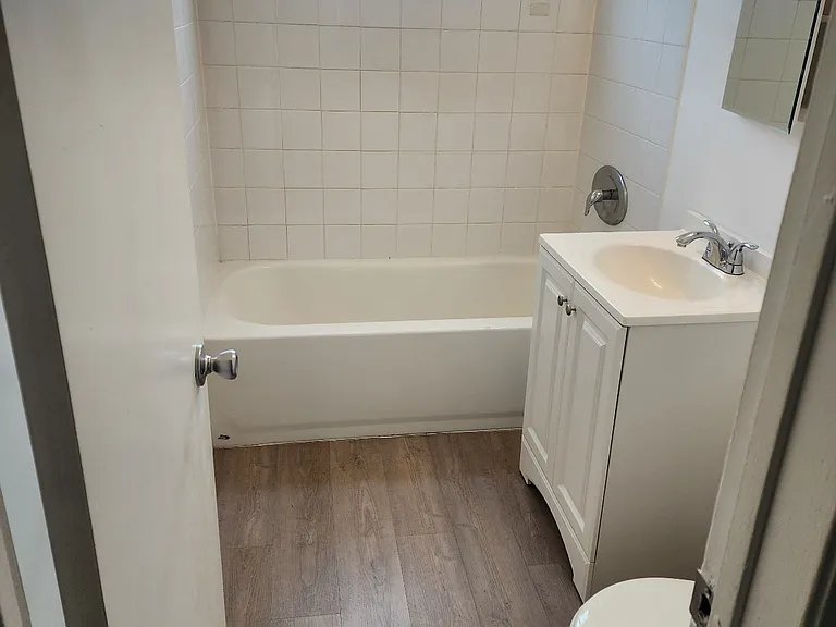 4580 Inglewood Blvd #10 — Photo 4