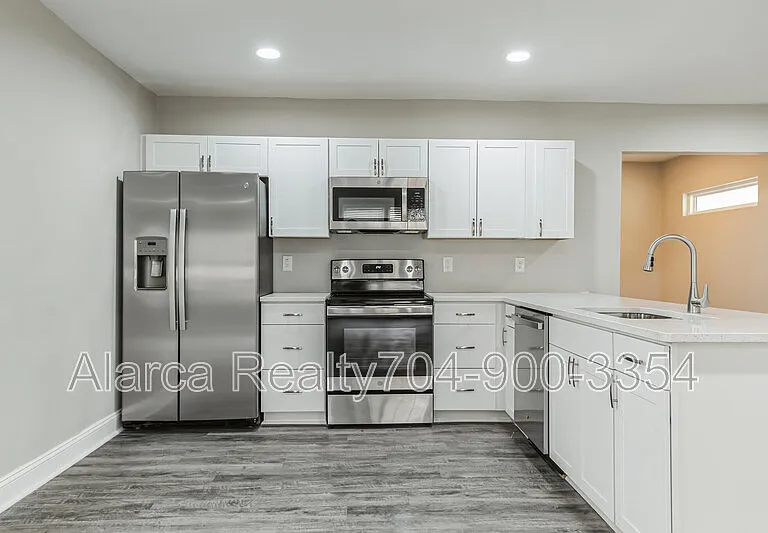 1219 Skyview Rd — Photo 1