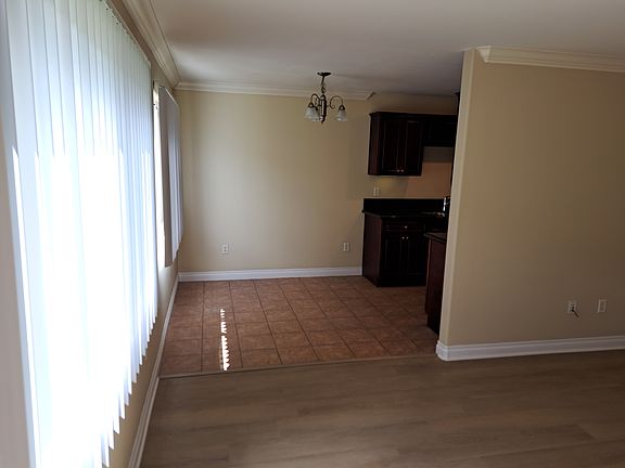 4th image of 921 S Sunshine Ave S #595a949de