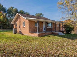 1350 Cranberry Ln, Blacksburg, VA 24060