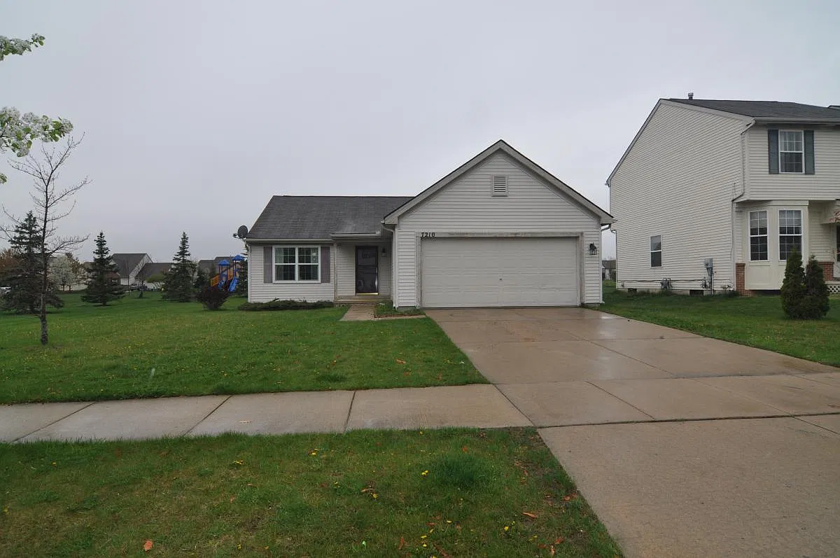 3 bed, 1543 sqft, $2,400 — Photo 1