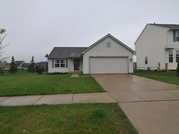 7210 Royal Troon Dr, Ypsilanti, MI 48197