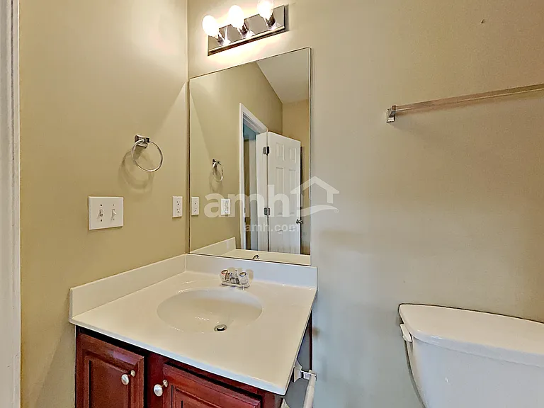 4975 Hopewell Manor Dr — Photo 16