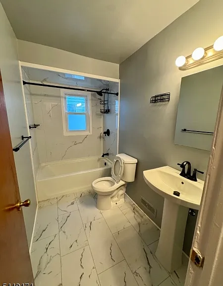 24 Grand Ave — Photo 7