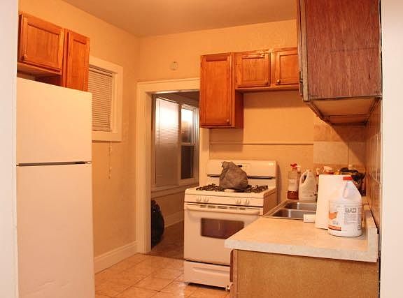 3rd image of 4915 Bellefontaine Ave