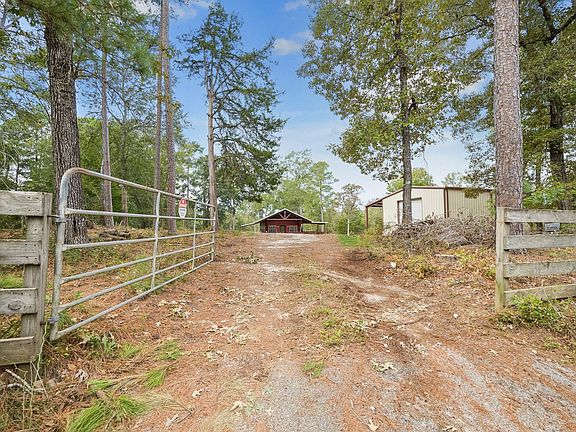 3rd image of 22323 Fm 149 Rd