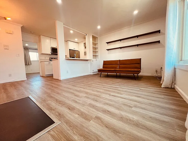 3814 35th St #6 — Photo 4
