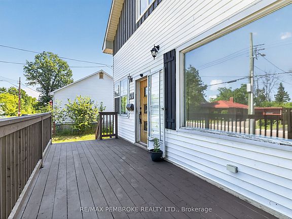 5th image of 370 Carmody St