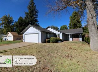 1890 Cirrus St, Redding, CA 96002