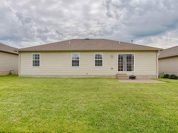 Nice spacious back yard and patio.