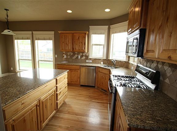 3rd image of 1881 W Marten Creek Dr