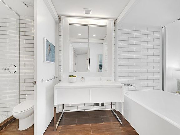 5th image of 15 William St #Penthouse 2
