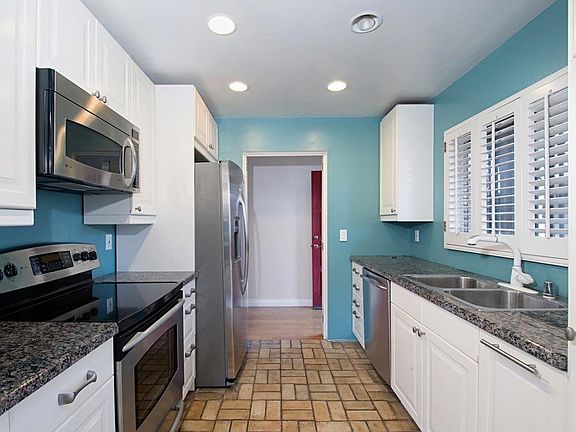 4th image of 2520 Clairemont Dr Unit 314
