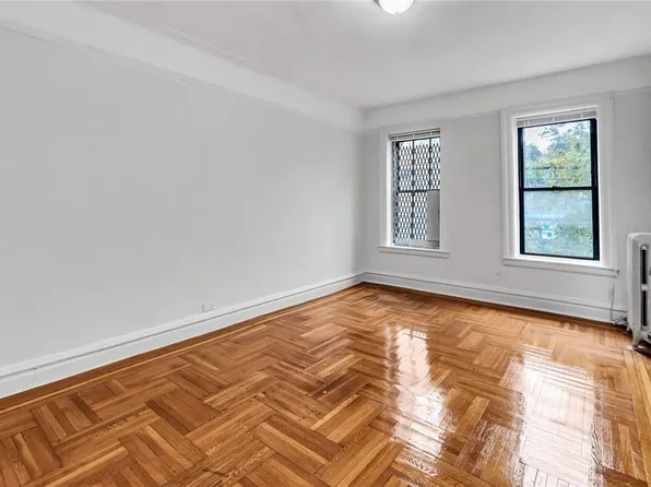 335 E 209th Street #4, Bronx, NY 10467