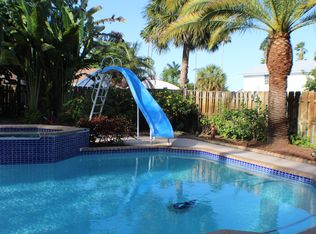 9561 SW 7th Ct, Pembroke Pines, FL 33025