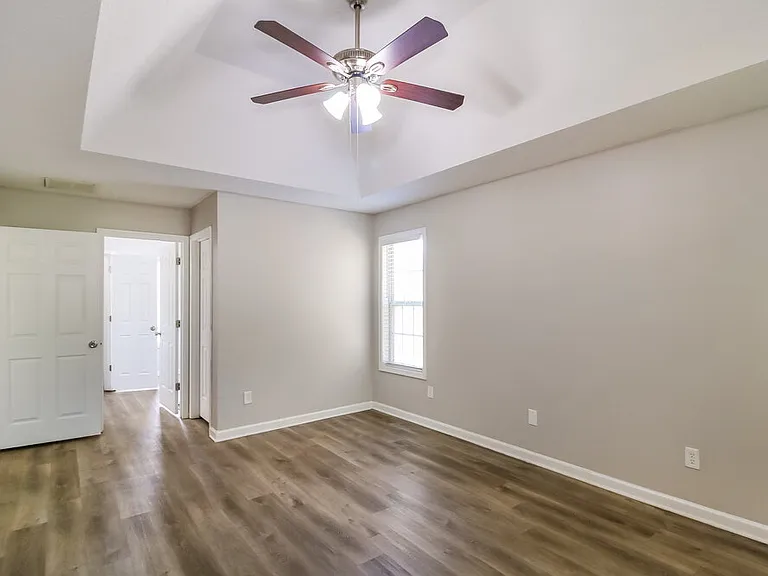 915 Castlerock Way — Photo 10