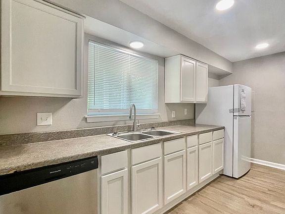 2nd image of 205 S Mitchell St APT 1