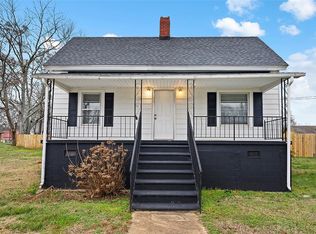 18 Finley St, Pelzer, SC 29669