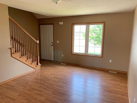 4th image of 2160 SE Crabapple Ct