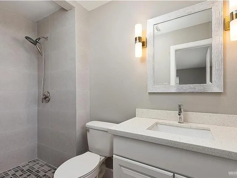 806 Walnut Ave — Photo 7