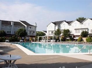 91 Commodore Dr, Staten Island, NY 10309