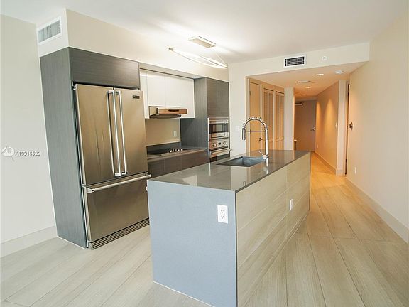 4th image of 9821 E Bay Harbor Dr APT 304