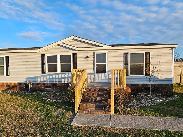 114 Pittman Rd — Photo 1