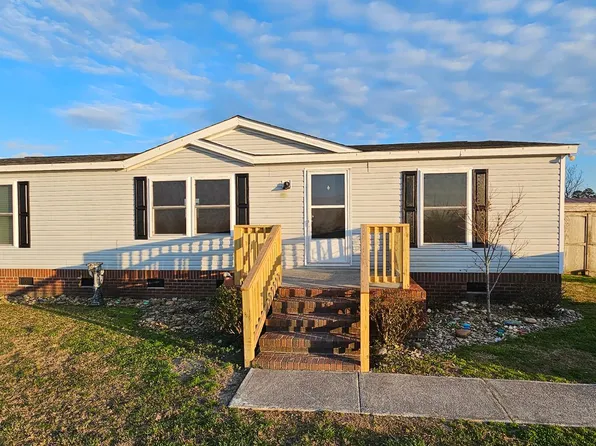 114 Pittman Rd, Hubert, NC 28539