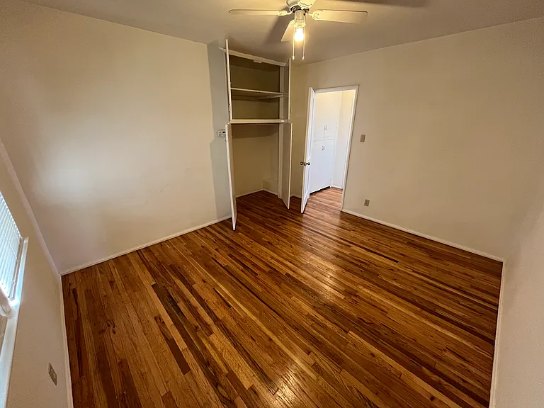 327 Riverdale Dr #14 — Photo 10