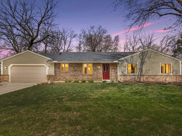 19108 Kingswood Ter, Minnetonka, MN 55345