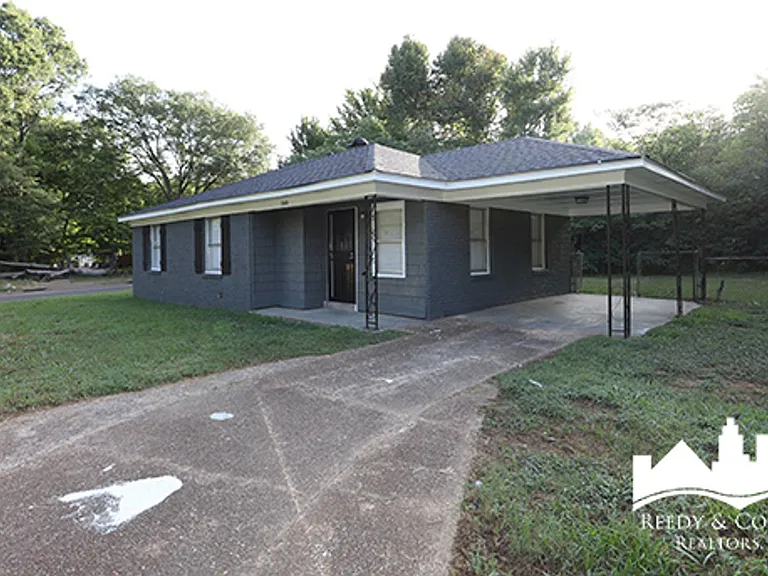 1380 Rolling Hills Dr — Photo 2