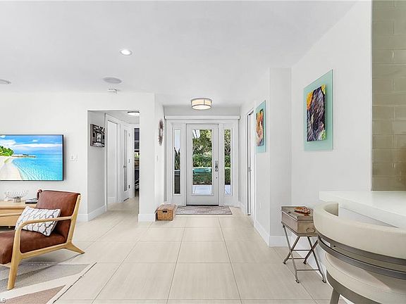 3rd image of 1390 Mandarin RD