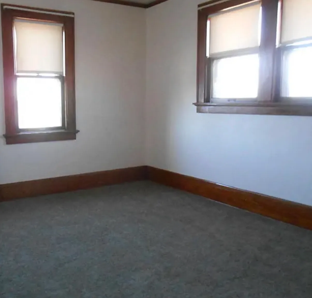 2 bed, 2374 sqft, $900 — Photo 4