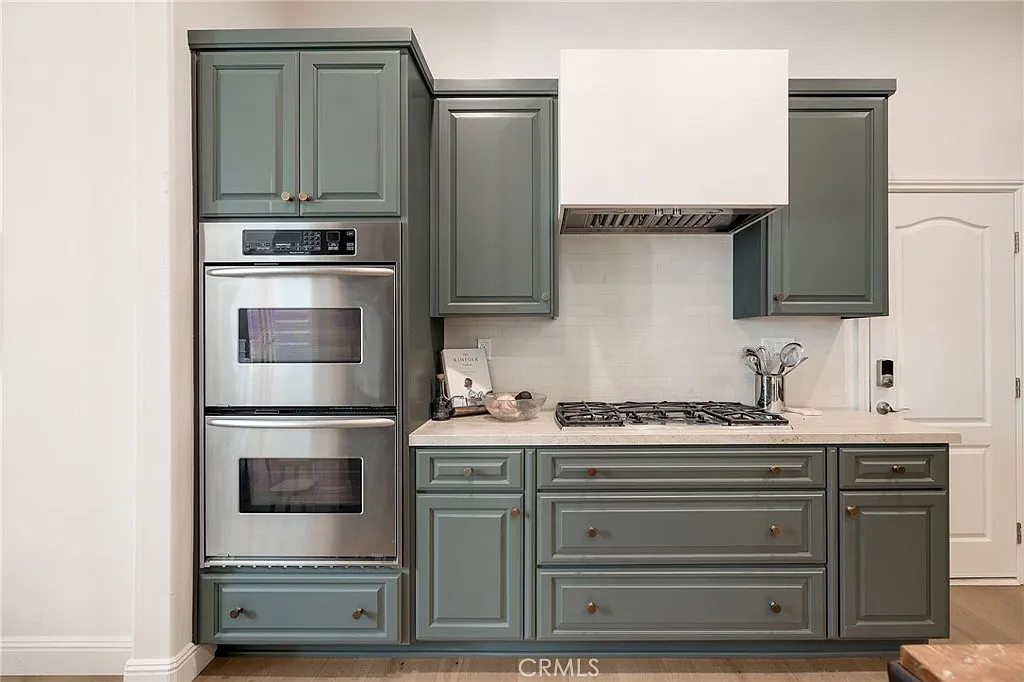 4 bed, 2.5 bath, 2780 sqft, $7,500 — Photo 4