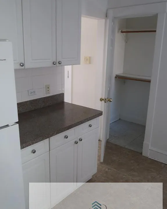 4846-52 W Hutchinson St #4848-3B