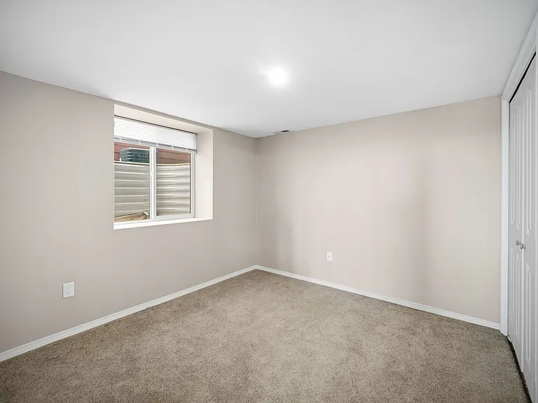 8411 N James Ct — Photo 31