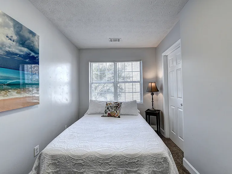 1170 Atlantic Dr NW — Photo 33