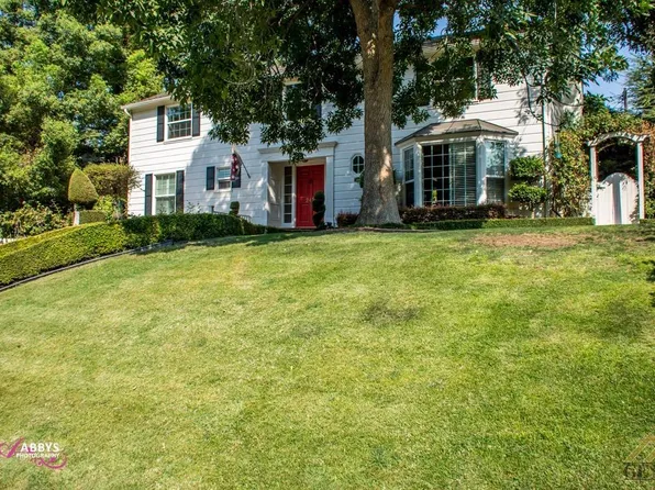 242 El Cerrito Dr, Bakersfield, CA 93305