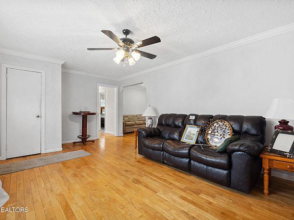 5th image of 4412 Pinehurst Dr