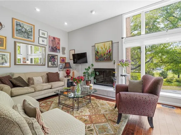 696 Mowbray Arch APT 930, Norfolk, VA 23507