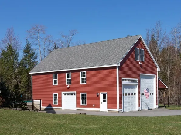 19 Waterford Dr, Sandown, NH 03873