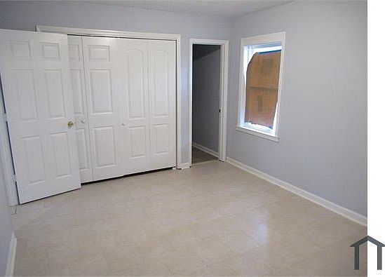 5th image of 105 Dorchester Manor Blvd