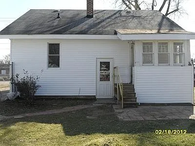 Building Photo - 214 Lincolnway W