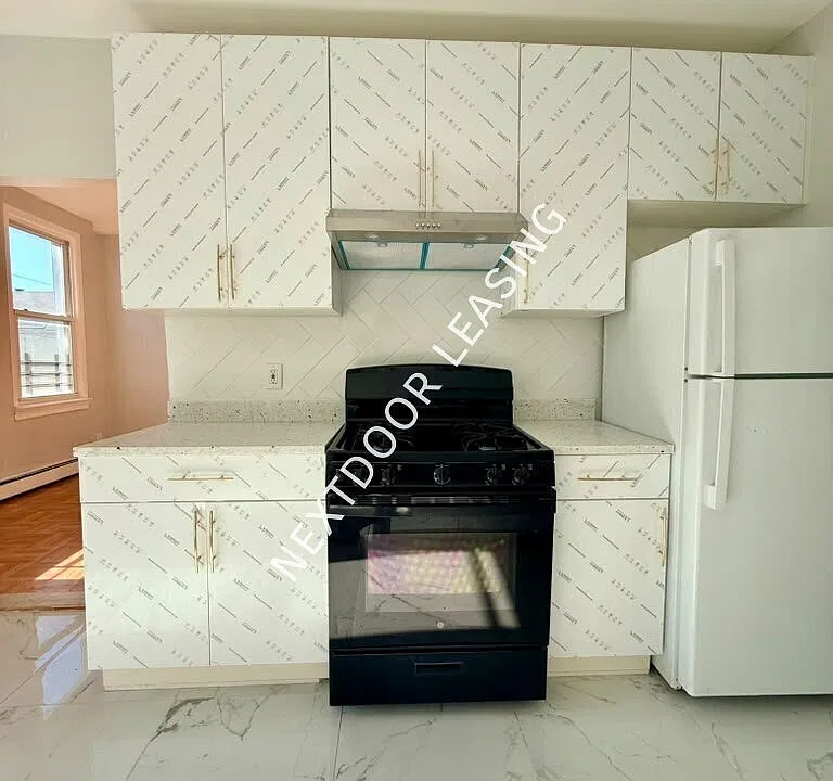 675 John F Kennedy Blvd #4M