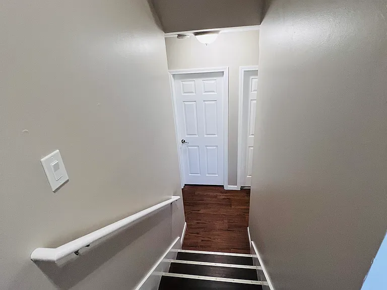 266 N Cross St — Photo 8