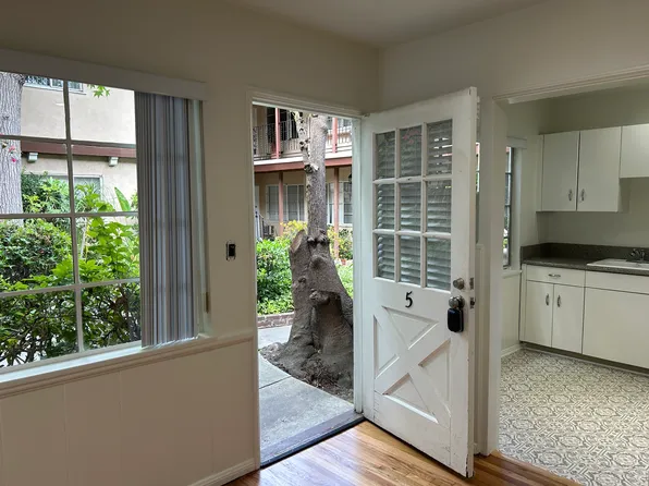 11960 Moorpark St APT 5, Studio City, CA 91604