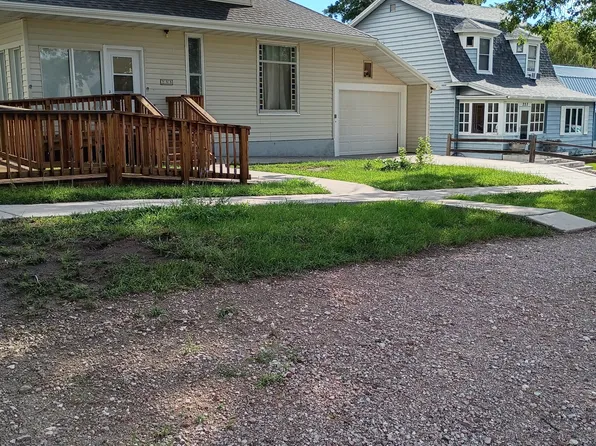 233 Paddock St, Crawford, NE 69339
