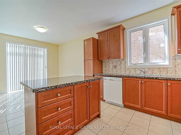 26 Ironshield Dr #UPPER — Photo 17