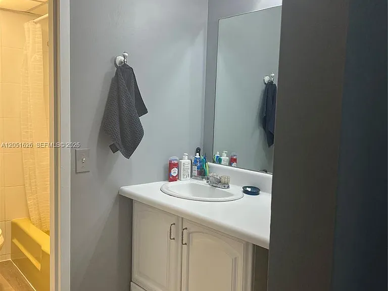 1250 NE 125th St #403D — Photo 11