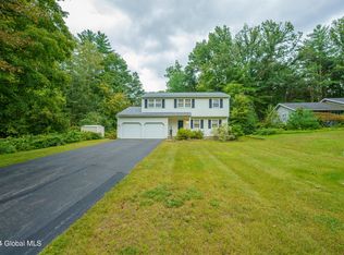 61 Rip Van Ln, Saratoga Springs, NY 12866